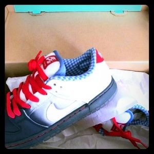 Rare! Nike dunk low Dorothy